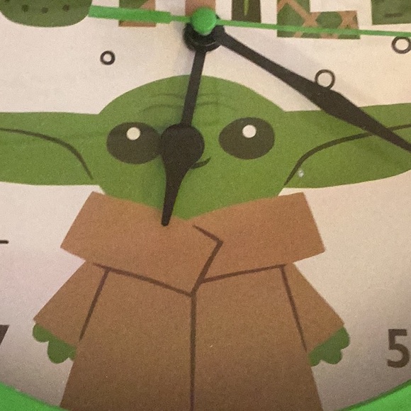 Star Wars The Child Grogu baby Yoda wall clock. Super cute. - Picture 2 of 5